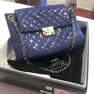 CHANEL Patent Quilted Accordion Navy Blue Handbag